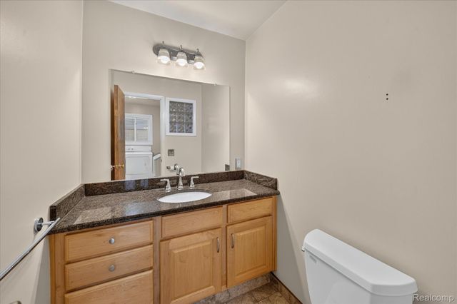33237 Hampshire Road, Livonia, MI 48154