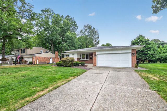 33237 Hampshire Road, Livonia, MI 48154