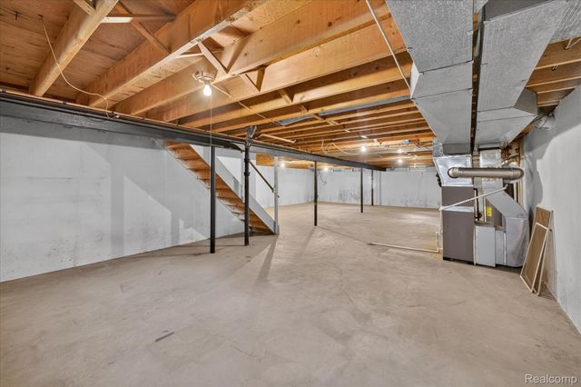 33237 Hampshire Road, Livonia, MI 48154