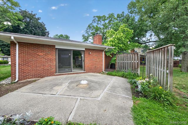 33237 Hampshire Road, Livonia, MI 48154