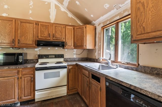 174 Highland Lakes Rd, Vernon Twp., NJ 07422
