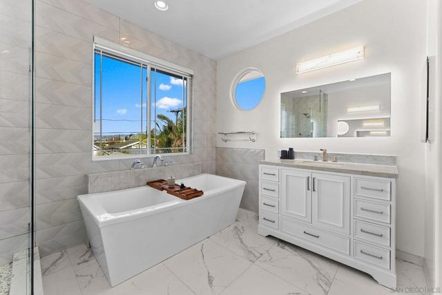 1550 Morenci St, San Diego, CA 92110