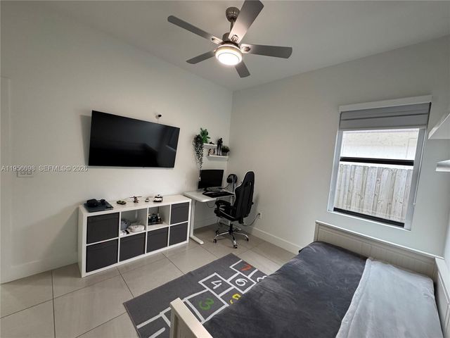 885 NE 3rd Ave, Homestead, FL 33030