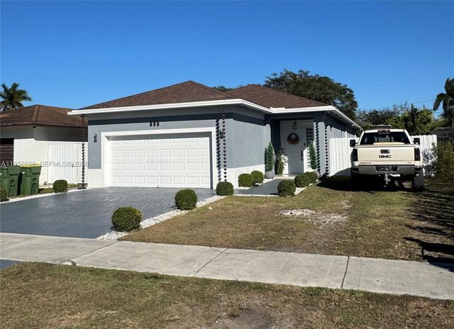 885 NE 3rd Ave, Homestead, FL 33030