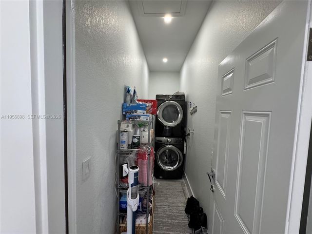 885 NE 3rd Ave, Homestead, FL 33030