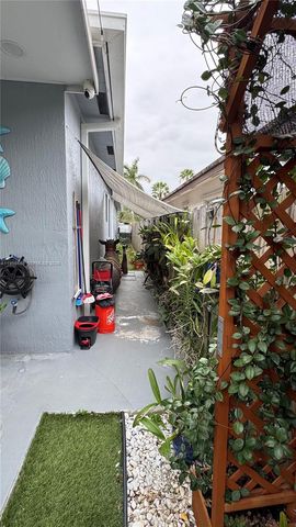 885 NE 3rd Ave, Homestead, FL 33030