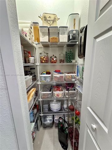 885 NE 3rd Ave, Homestead, FL 33030