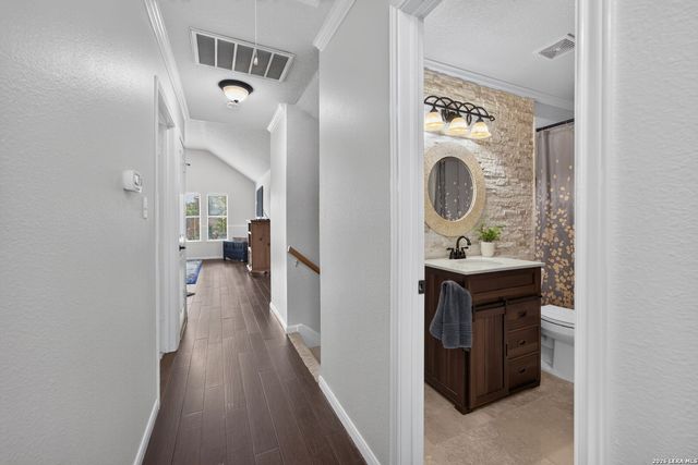 3035 Fall Mist Dr, San Antonio, TX 78247