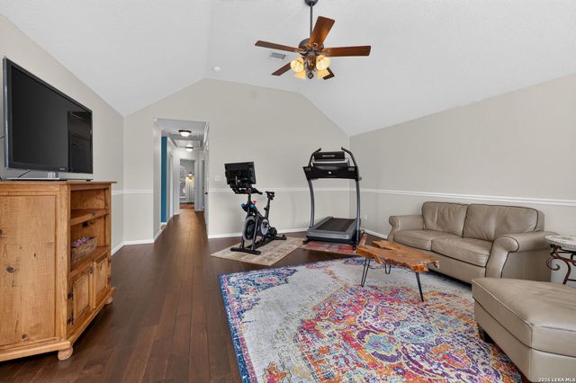 3035 Fall Mist Dr, San Antonio, TX 78247
