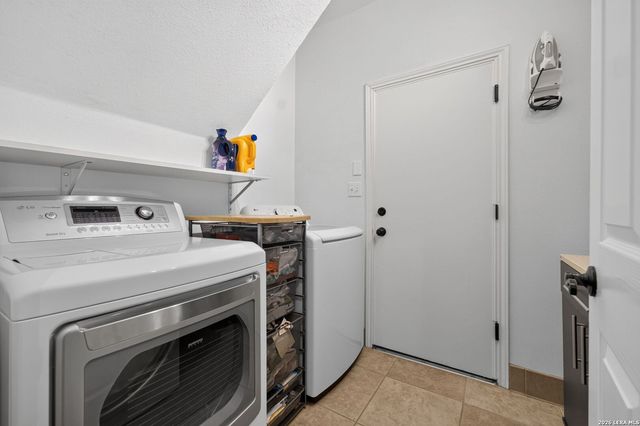 3035 Fall Mist Dr, San Antonio, TX 78247
