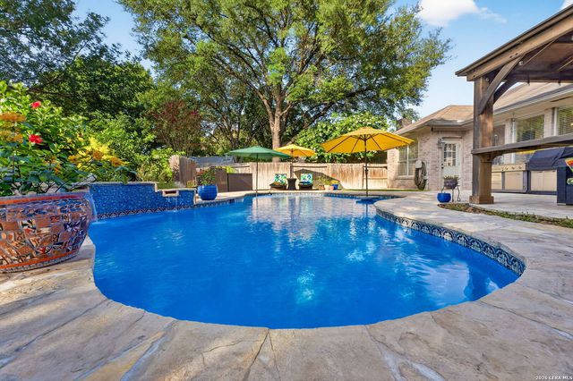3035 Fall Mist Dr, San Antonio, TX 78247
