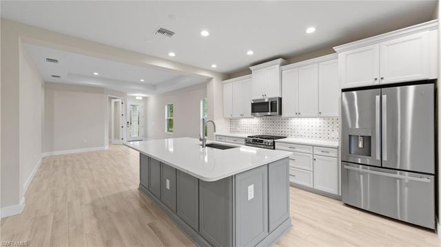 2937 Heritage Pines DR, Fort Myers, FL 33905