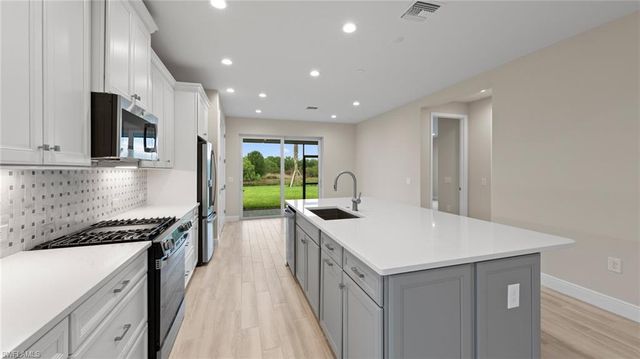 2937 Heritage Pines DR, Fort Myers, FL 33905