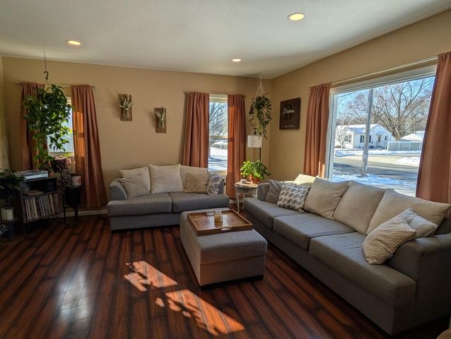 813 N Water STREET, Watertown, WI 53098