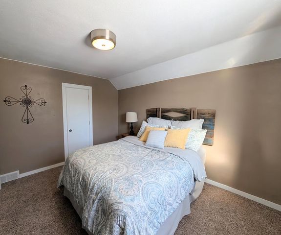 813 N Water STREET, Watertown, WI 53098