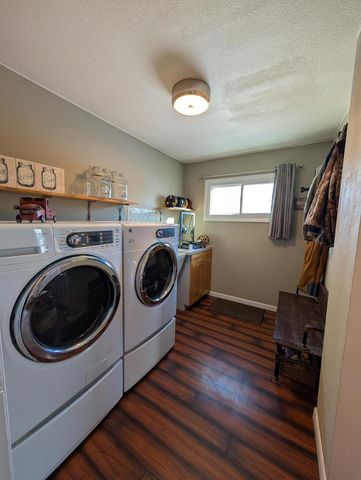 813 N Water STREET, Watertown, WI 53098