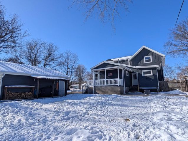 813 N Water STREET, Watertown, WI 53098
