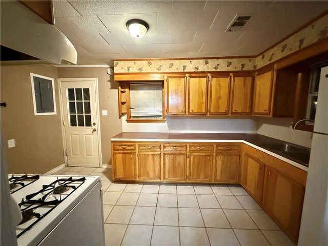 405 Emmett Street, Bryan, TX 77802