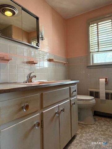 32 Hemlock Lane, East Hartford, CT 06118