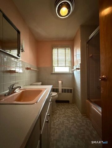 32 Hemlock Lane, East Hartford, CT 06118