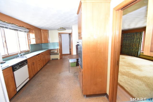 32 Hemlock Lane, East Hartford, CT 06118