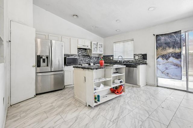 4807 Miramare, Stockton, CA 95206