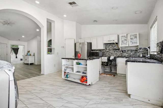 4807 Miramare, Stockton, CA 95206