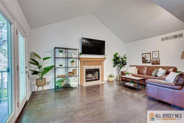 31 Shepherd Way, South Brunswick, NJ 08824