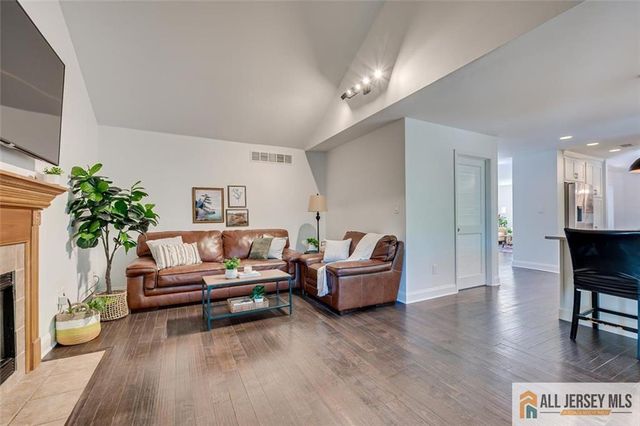 31 Shepherd Way, South Brunswick, NJ 08824