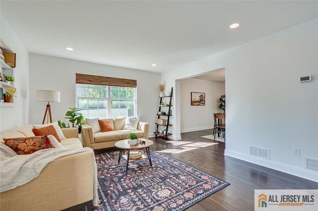 31 Shepherd Way, South Brunswick, NJ 08824