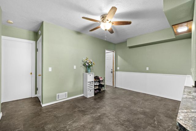 1215 University Ave W, Minot, ND 58703
