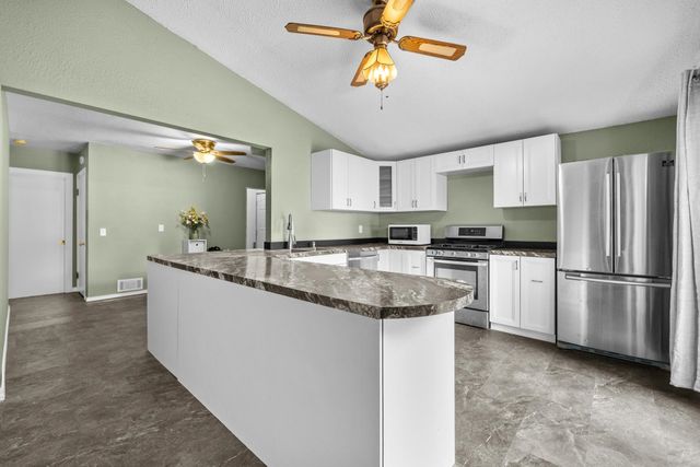 1215 University Ave W, Minot, ND 58703