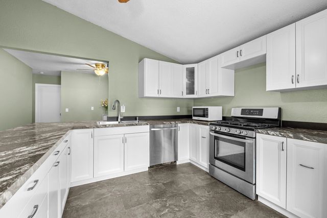1215 University Ave W, Minot, ND 58703