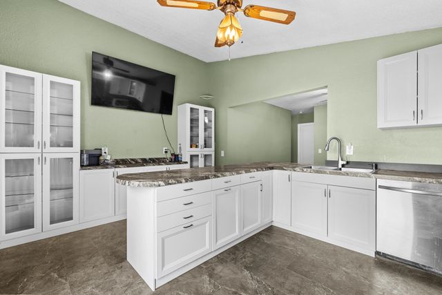 1215 University Ave W, Minot, ND 58703