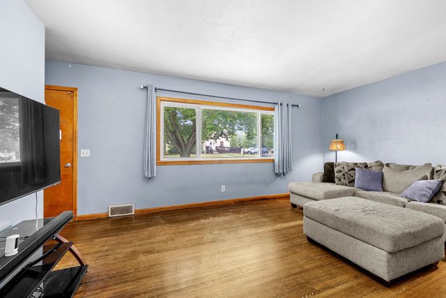 1215 University Ave W, Minot, ND 58703