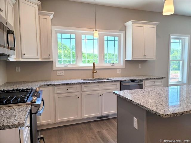 22 Lombard Circle 22, North Haven, CT 06473