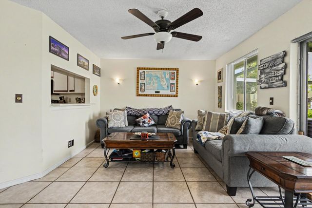 2269 DISCOVERY Circle W, Deerfield Beach, FL 33442