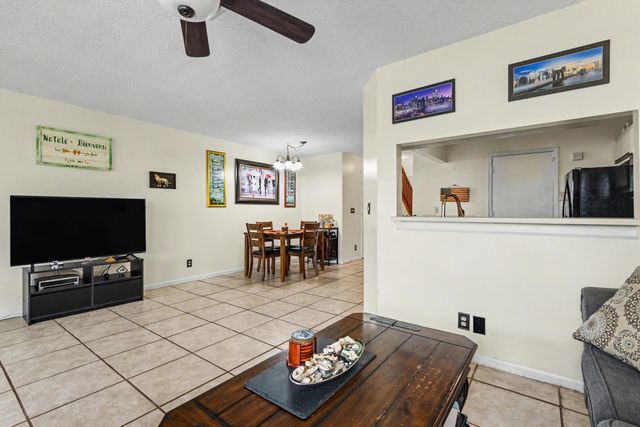2269 DISCOVERY Circle W, Deerfield Beach, FL 33442