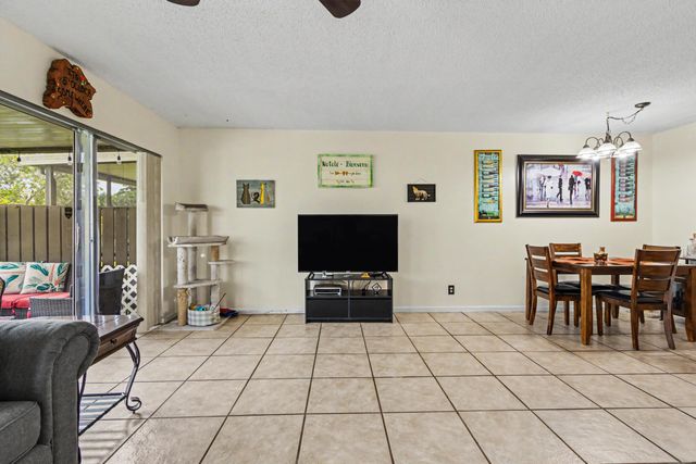 2269 DISCOVERY Circle W, Deerfield Beach, FL 33442