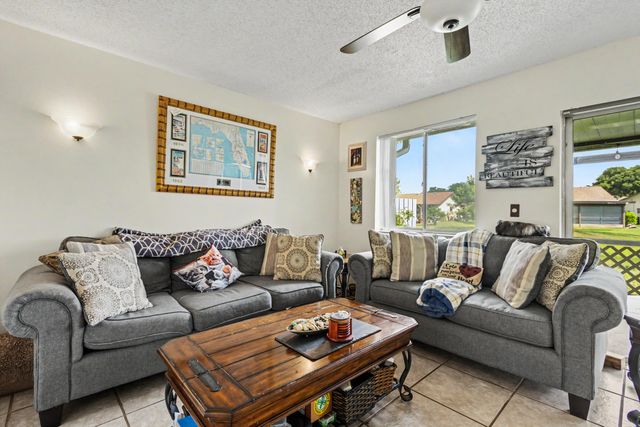 2269 DISCOVERY Circle W, Deerfield Beach, FL 33442