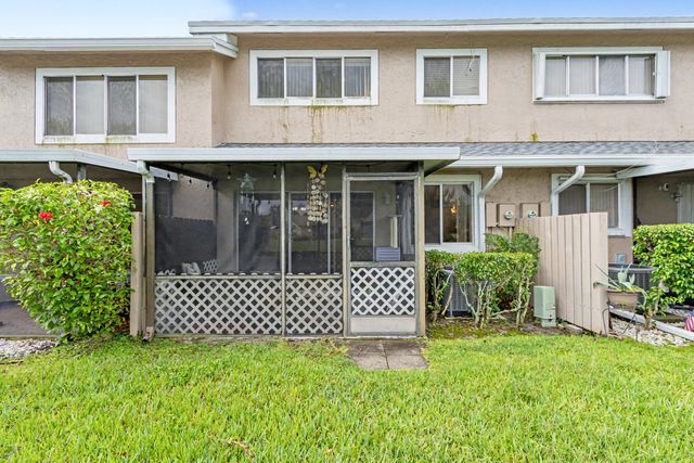 2269 DISCOVERY Circle W, Deerfield Beach, FL 33442