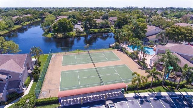 2269 DISCOVERY Circle W, Deerfield Beach, FL 33442