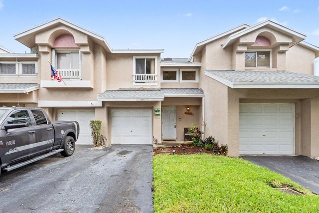 2269 DISCOVERY Circle W, Deerfield Beach, FL 33442