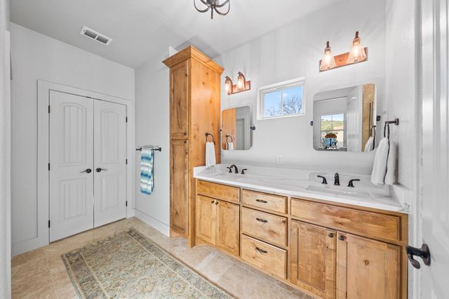 1808 Chalet Circle, Kerrville, TX 78028