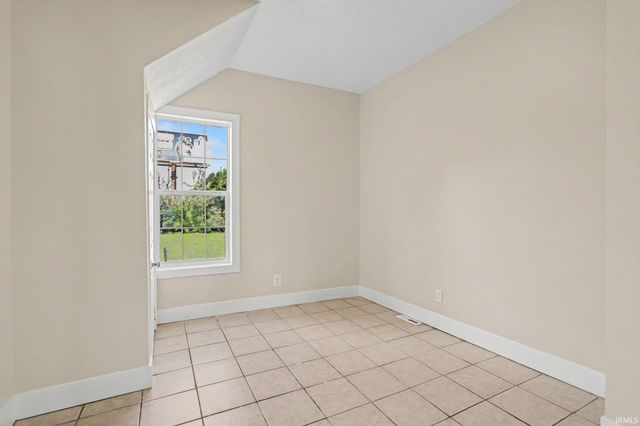 3902 W Western Avenue, South Bend, IN 46619