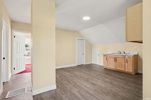 3902 W Western Avenue, South Bend, IN 46619
