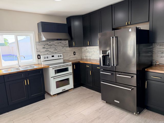 3902 W Western Avenue, South Bend, IN 46619
