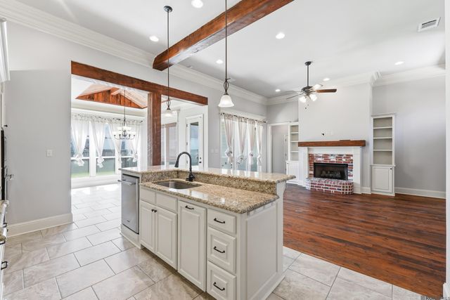 12114 Rotterdam Ave, Geismar, LA 70734