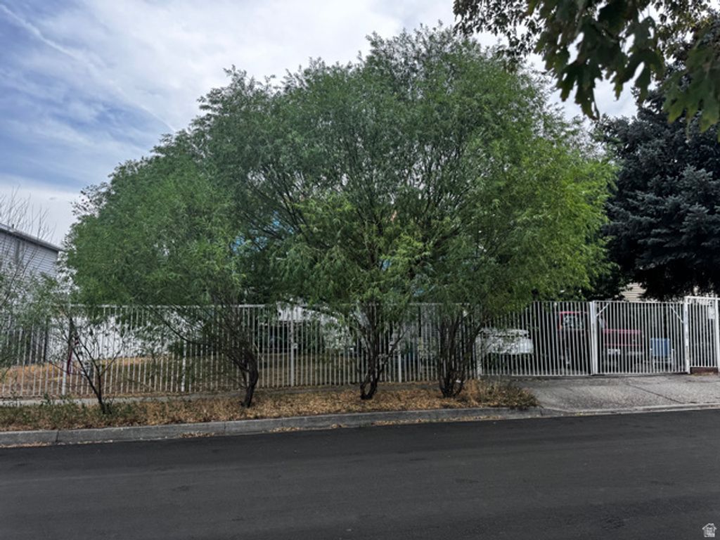 5767 W DALE AMOUR DR, Kearns, UT 84118 — photo 4