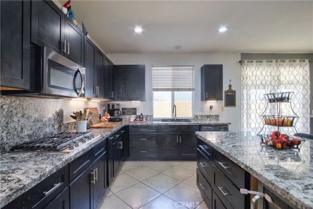 1705 Beacon Court, San Jacinto, CA 92582
